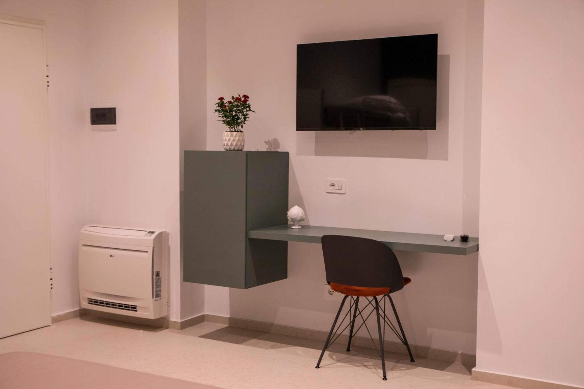 Your House Rooms 3 Conversano Exterior foto